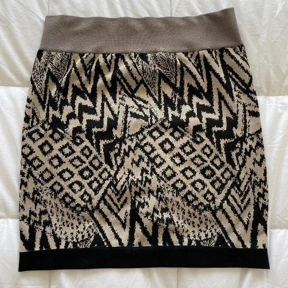 Guess Mini Skirt - Picture 1 of 2